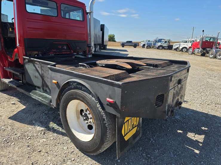 1997-freightliner-fl70-image-72