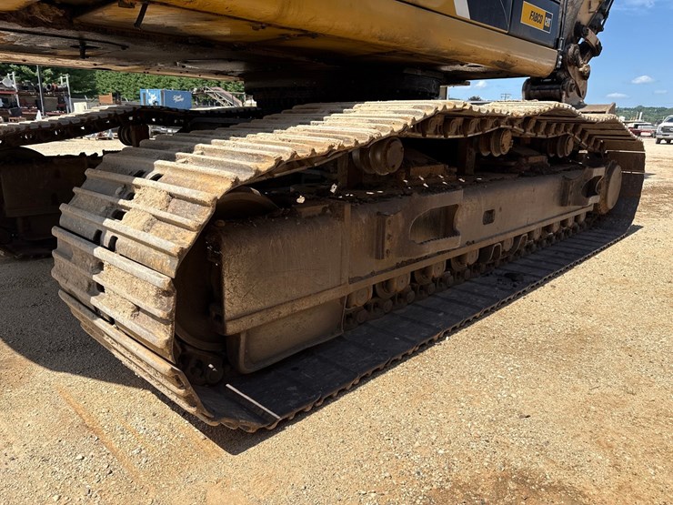 2012-caterpillar-c13-image-101