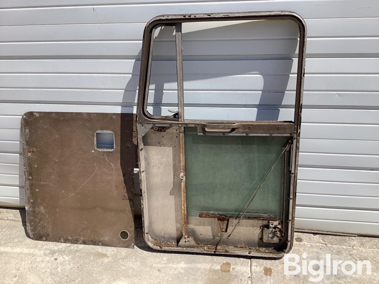 kenworth-post-1973-passenger-side-bottom-latch-door-image-6