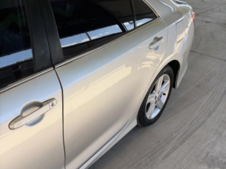 2014-toyota-camry-sdn-image-8