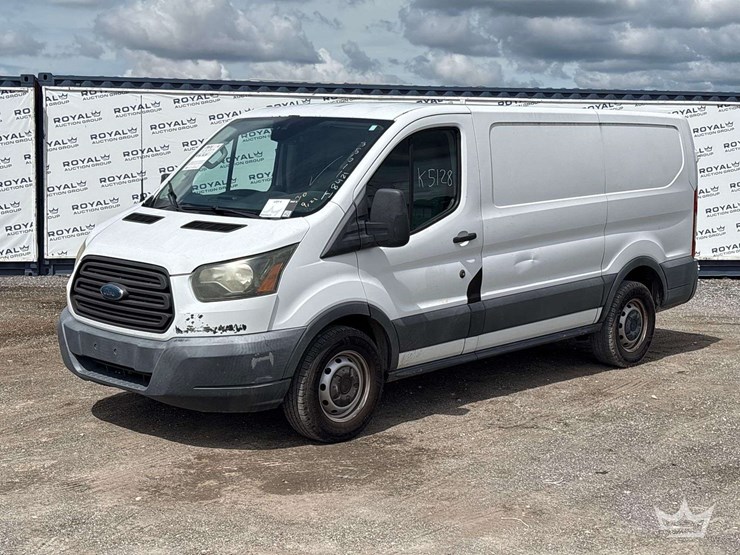 2016-ford-transit-image-1