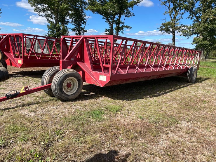 #1608-•-notch-24'-feeder-wagon-image-1