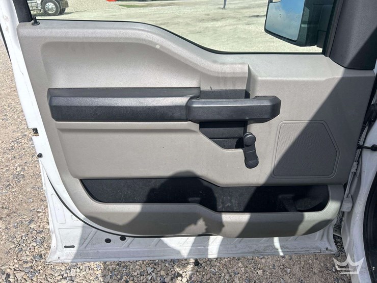 2017-ford-f150-image-11