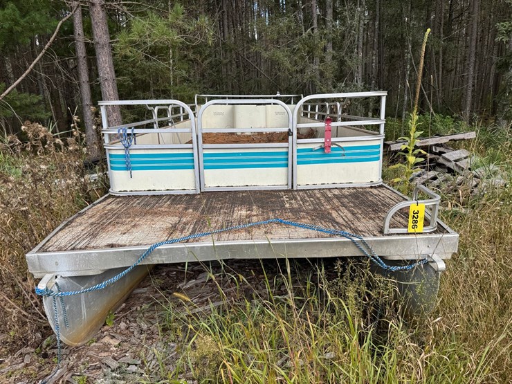 #3286-•-pontoon-boat-image-2