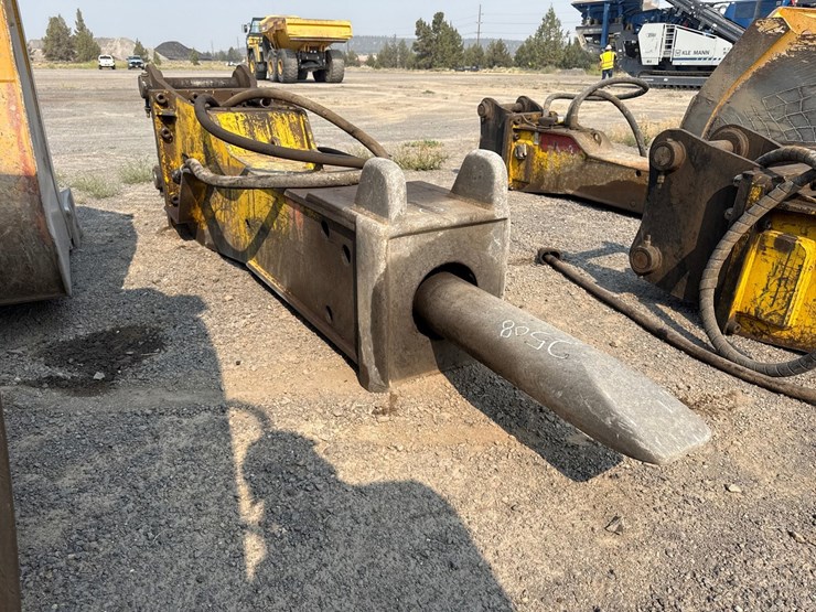 #2508-•-2015-atlas-copco-hb-4700-hydraulic-breaker-image-4