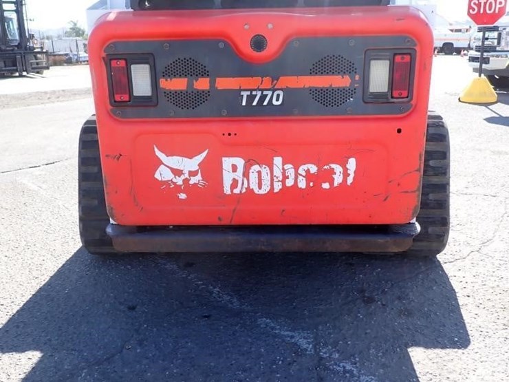 2023-bobcat-t770-image-12