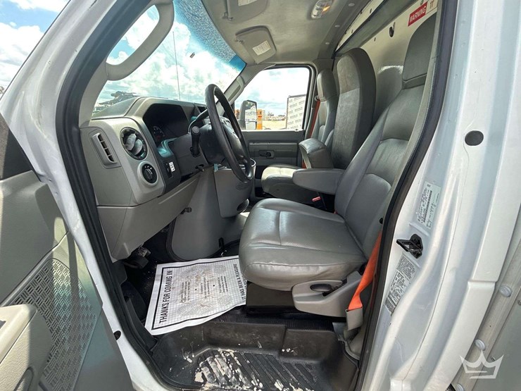 2019-ford-e350-image-16