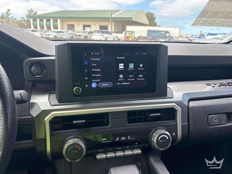 2024-toyota-tacoma-image-16