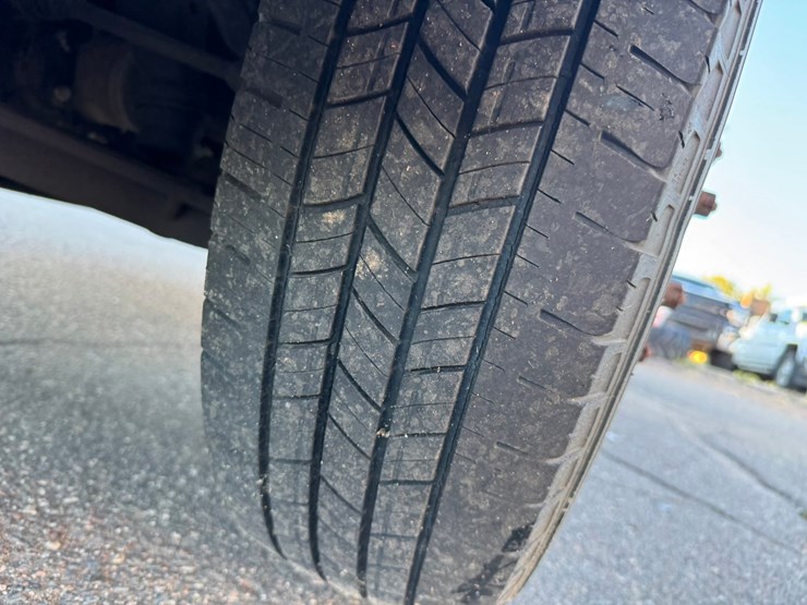 2013-chevrolet-3500-image-57
