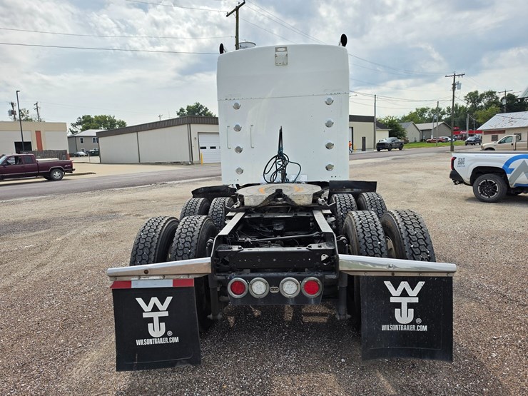 2007-kenworth-w900-image-14