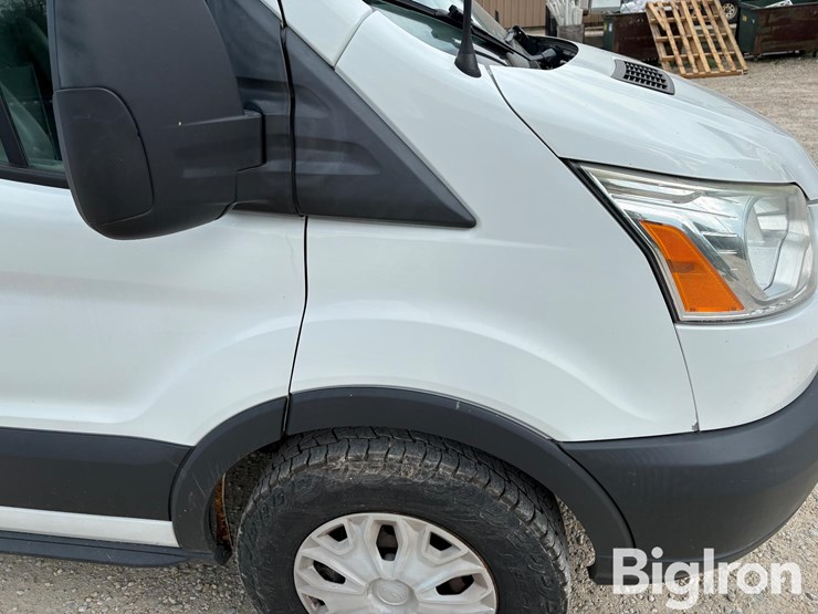 2015-ford-transit-image-18