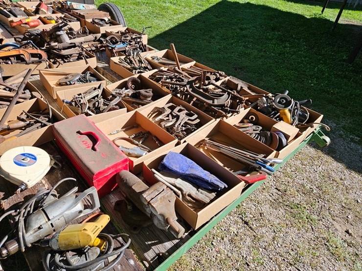 #8000-•-live-on-the-ground-only-items-image-56