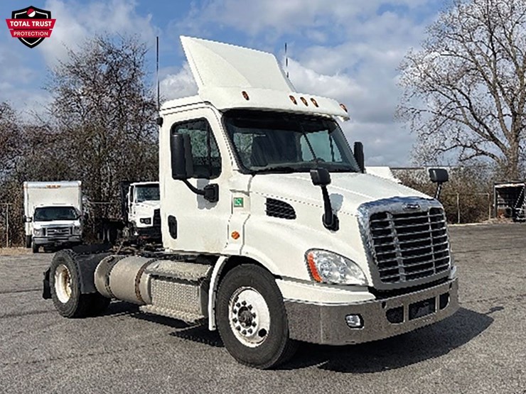 2020-freightliner-cascadia-113-image-1