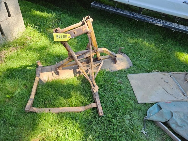 #8749-•-international-cub-front-blade-image-4