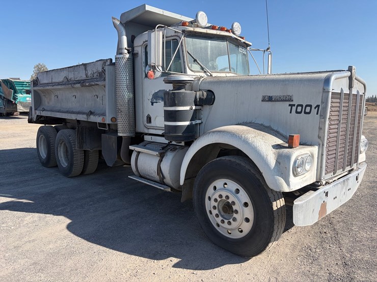 #2532-•-kenworth-w928-tandem-axle-dump-truck-image-3