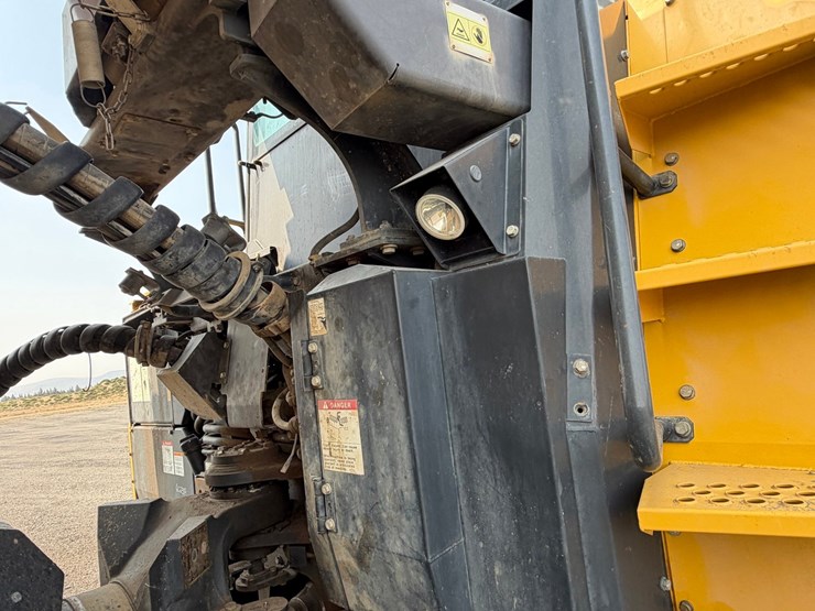 2016-komatsu-hm400-5-image-31