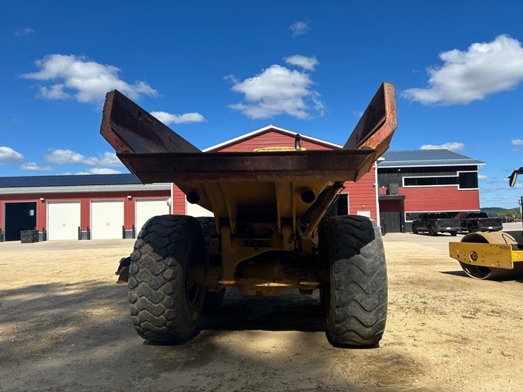 caterpillar-725-image-5