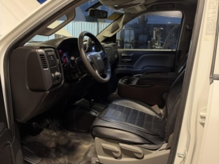 2016-chevrolet-silverado-3500hd-image-25