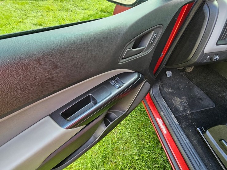 2016-chevrolet-colorado-image-15