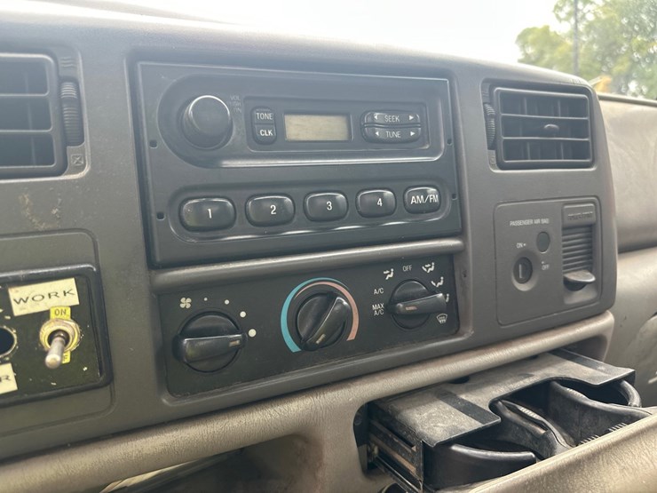 2001-ford-f350-image-39