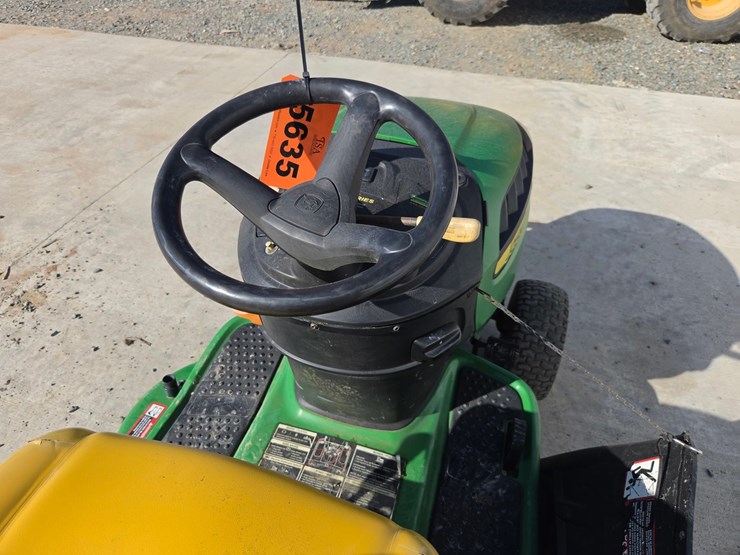 2013-john-deere-d130-image-28