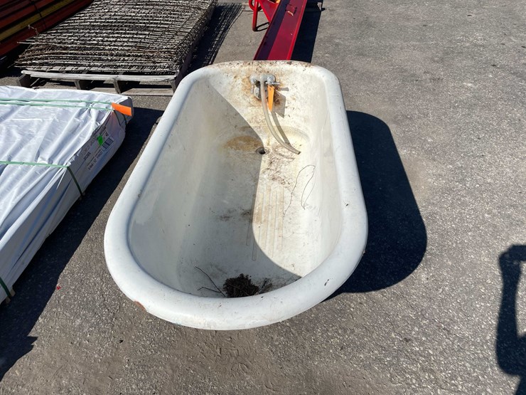 #4051-•-cast-iron-clawfoot-tub-(08)-image-4