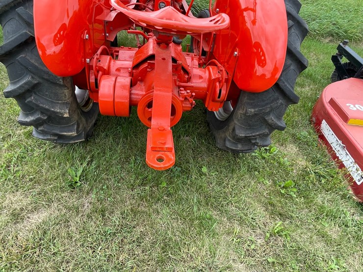 #1003-•-allis-chalmers-ib-tractor-image-20