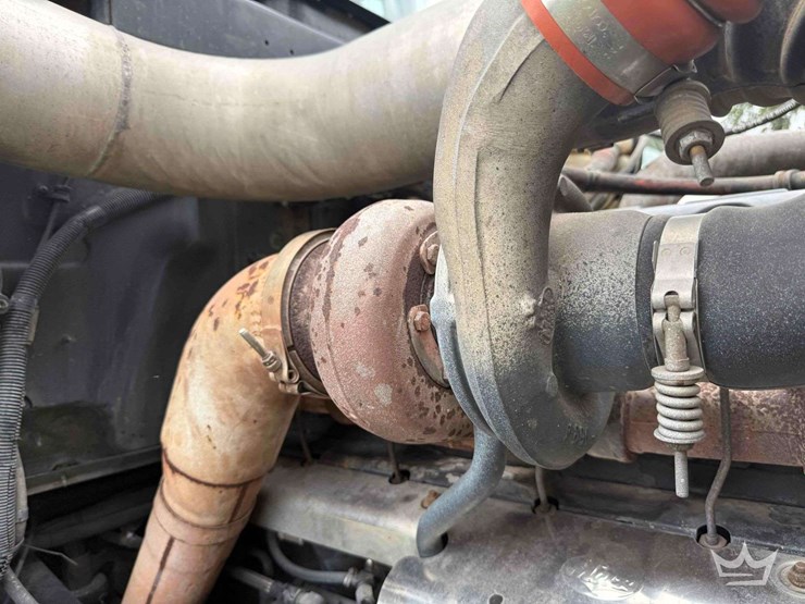 2000-mack-rd690s-image-8