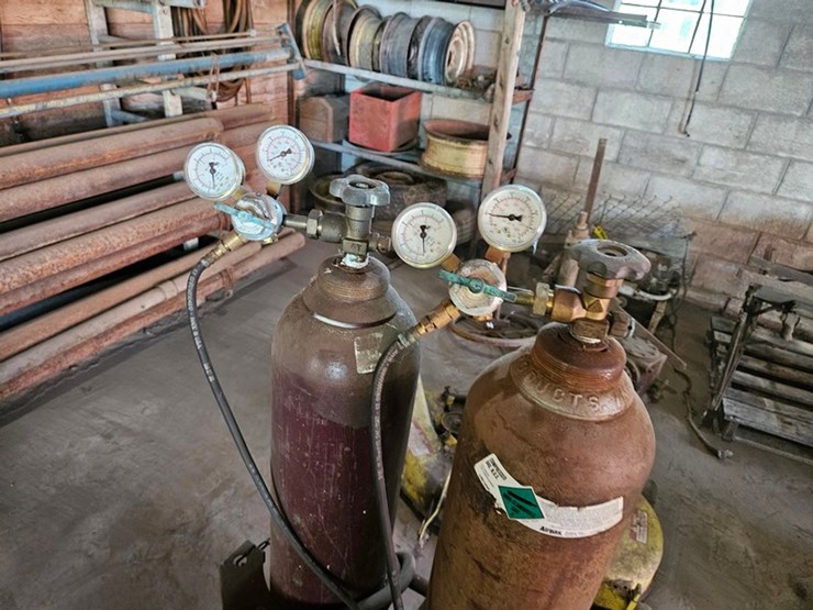 #8712-•-miller-millermatic-251-welder-image-17