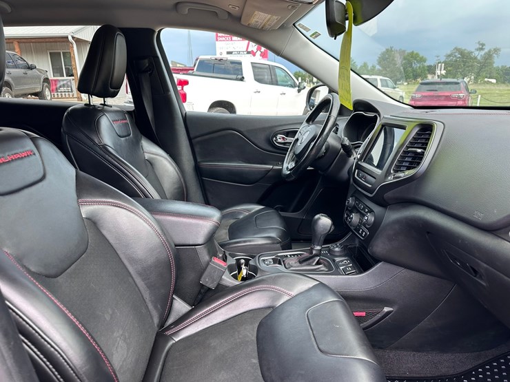 2019-jeep-cherokee-image-22
