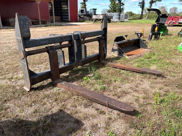 #1603-•-paladin-komatsu-wheel-loader-forks-image-3