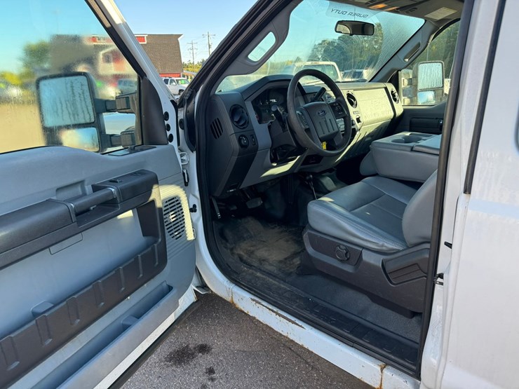 2015-ford-f350-image-30