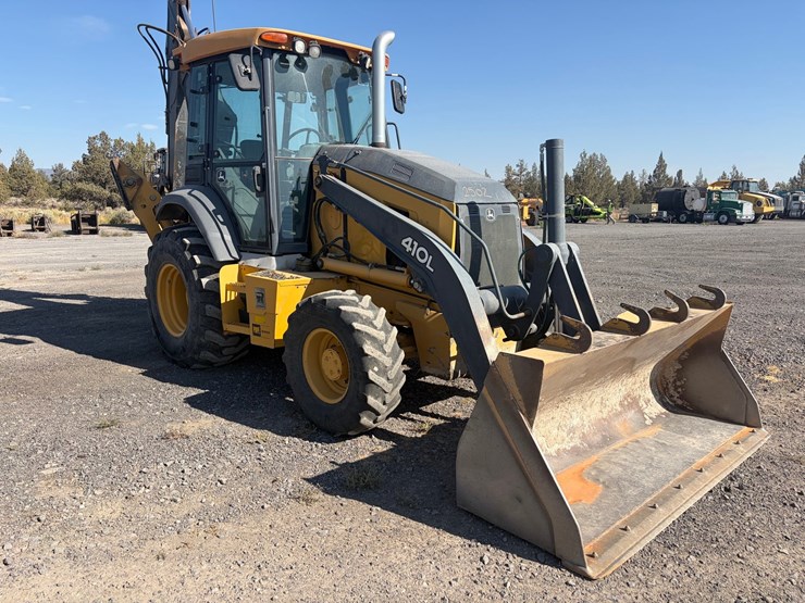 2017-deere-410l-image-7