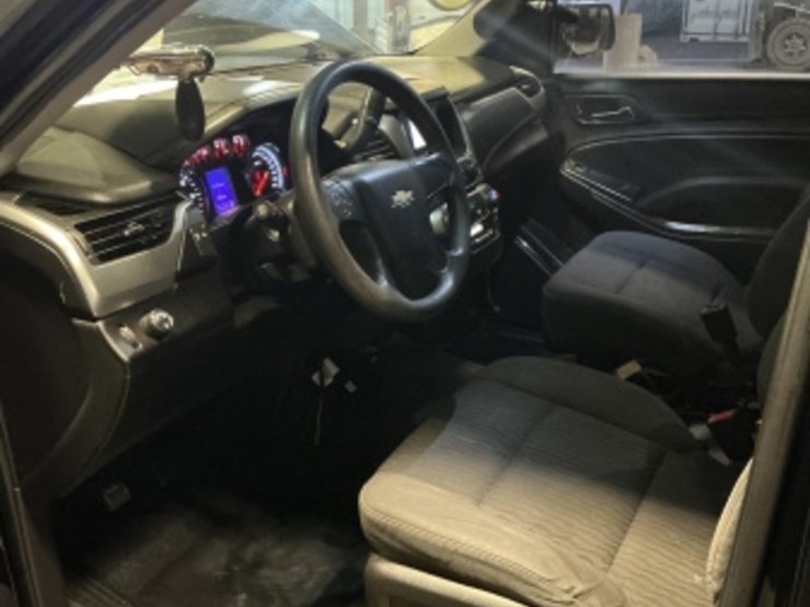 2015-chevrolet-tahoe-image-22