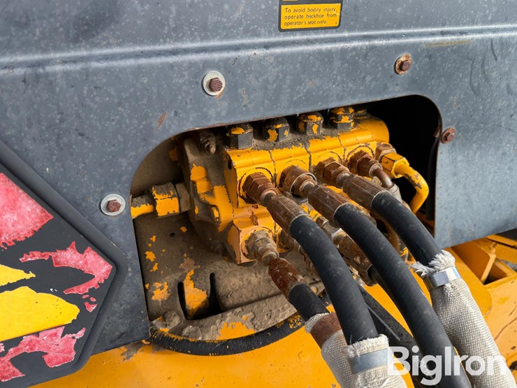 1986-deere-210c-image-15