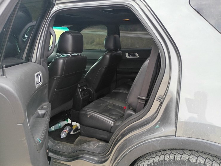 2013-ford-explorer-image-56