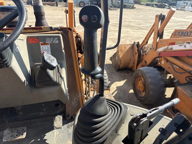 #2483-•-2009-case-570mxt-series-3-skip-loader-image-40