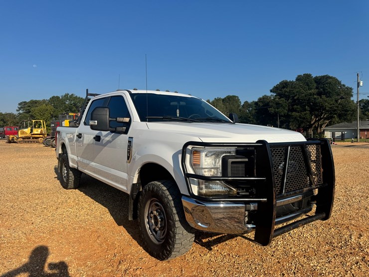 2020-ford-f250-xl-image-10