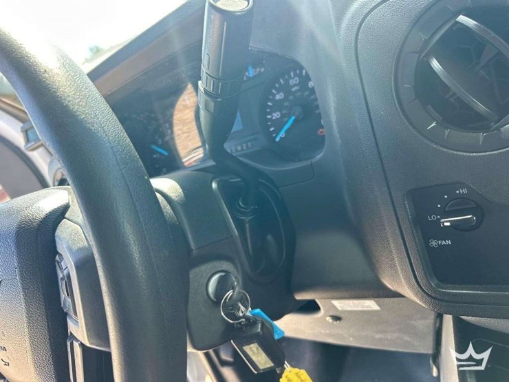 2023-ford-e350-image-26