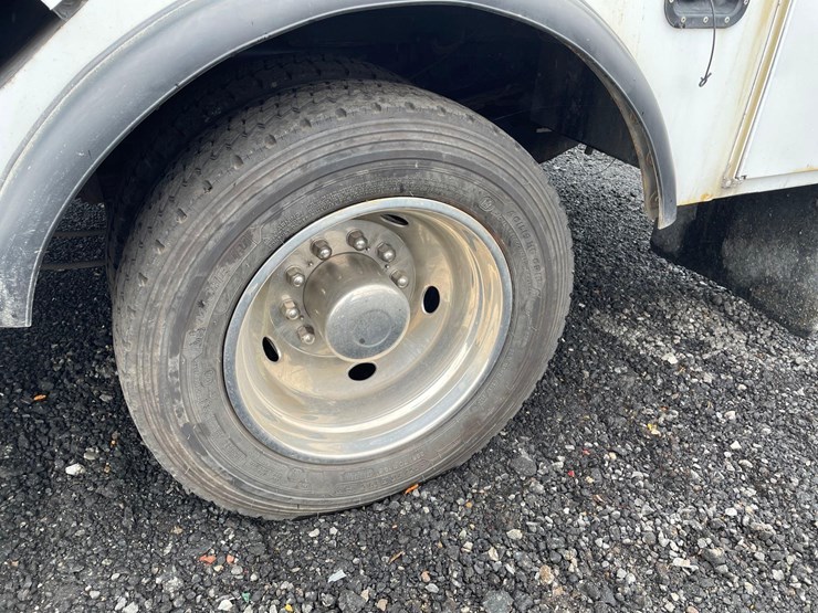 2019-ford-f550-image-14