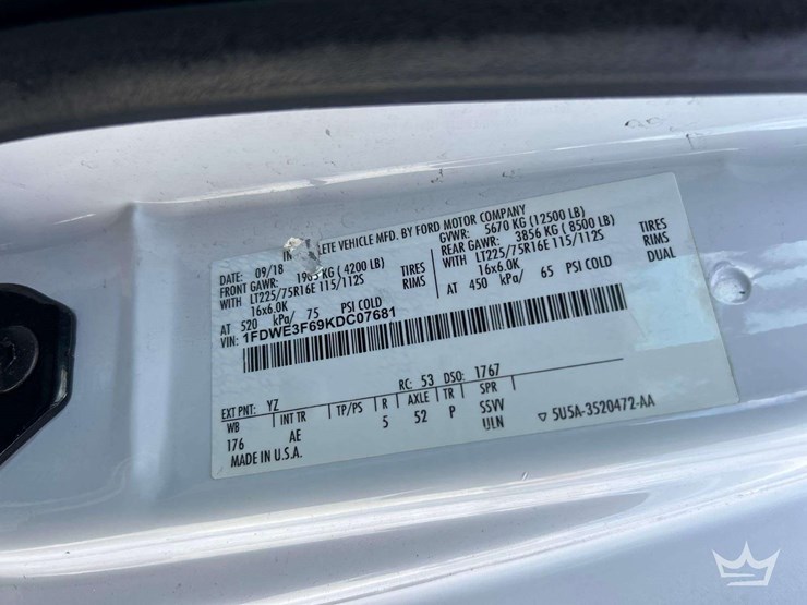 2019-ford-e350-image-5