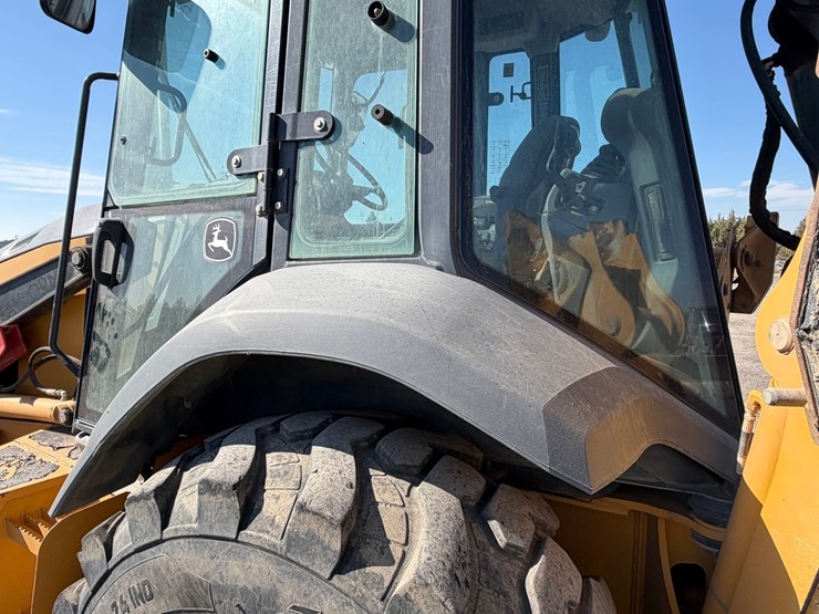 2017-deere-410l-image-49