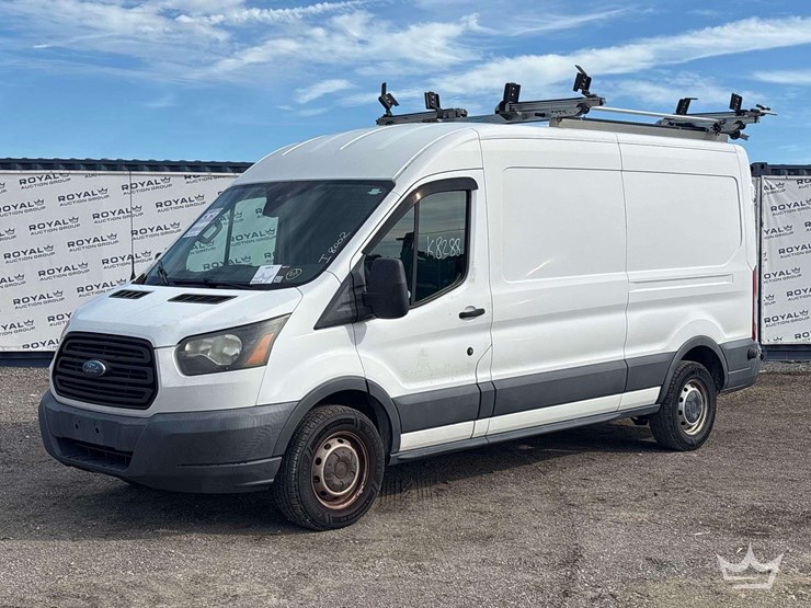 2017-ford-transit-image-1