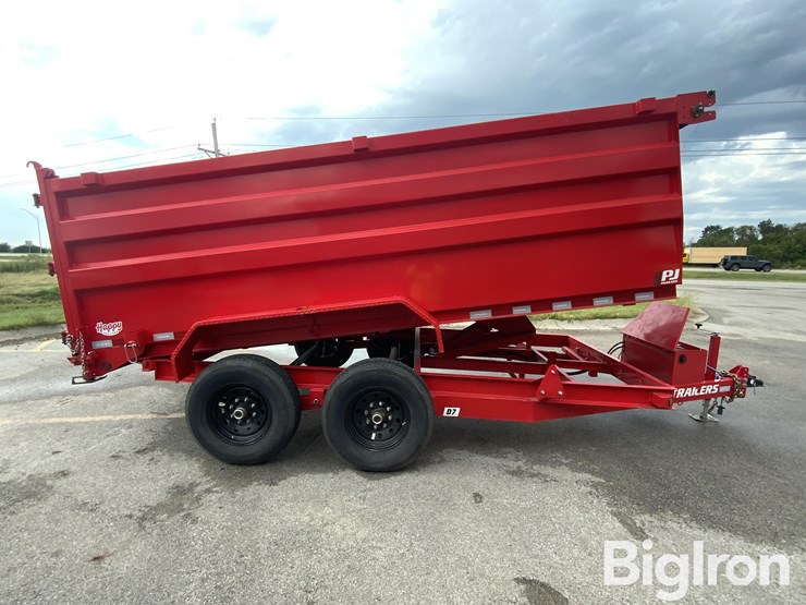 2025-massey-ferguson-730-image-4