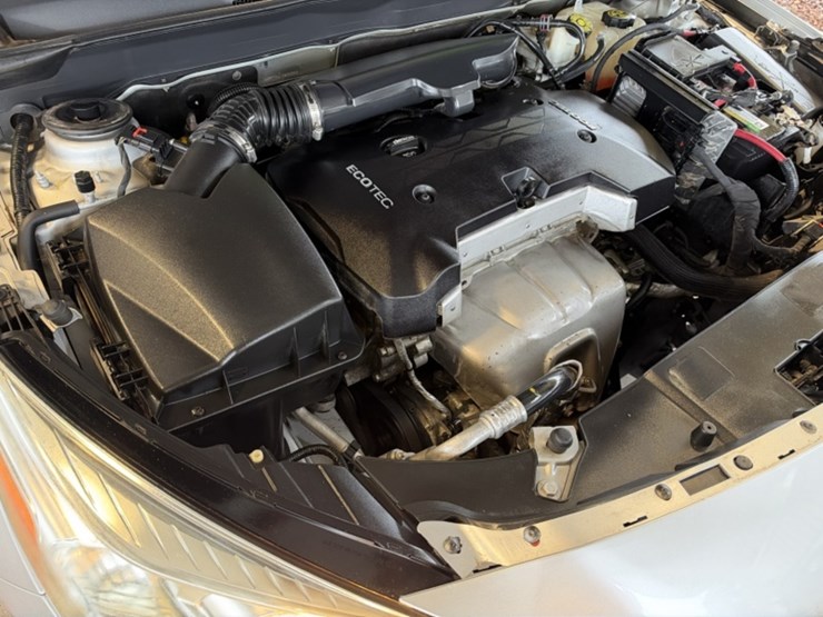 2016-chevrolet-malibu-limited-sdn-image-21