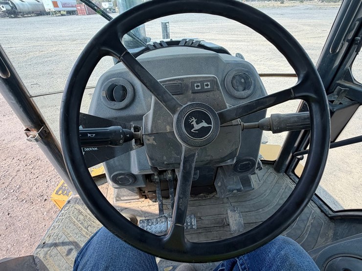 2016-deere-410l-image-68
