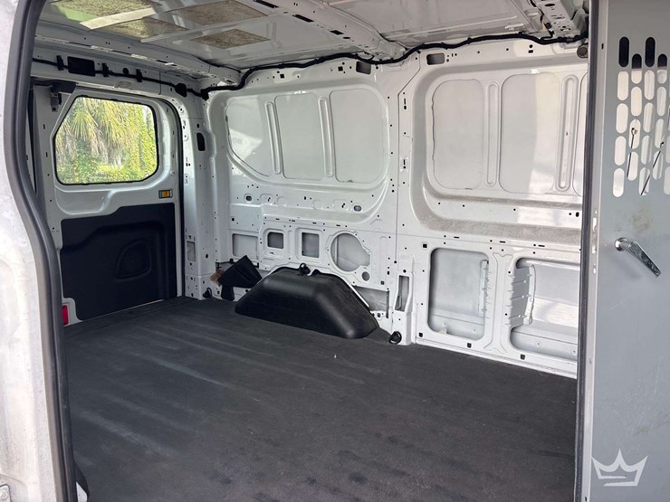 2016-ford-transit-image-21