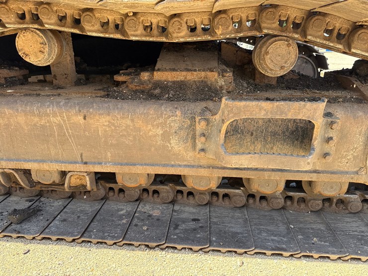2012-caterpillar-c13-image-104