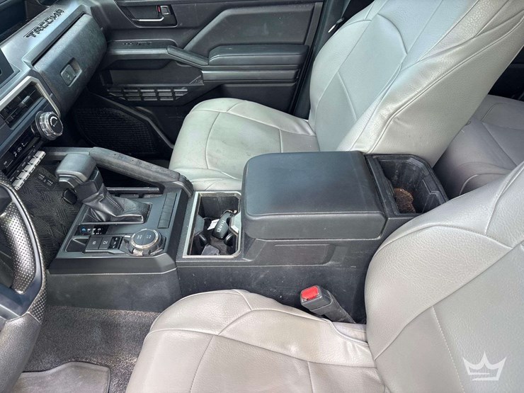 2024-toyota-tacoma-image-17