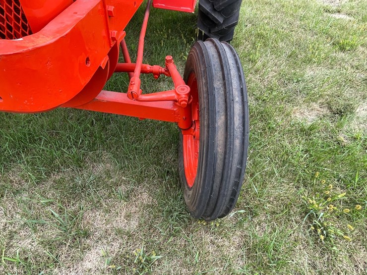 #1003-•-allis-chalmers-ib-tractor-image-12